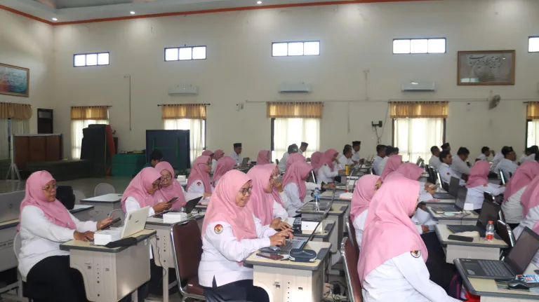 Guru-guru-peserta-pelatihan-AI-dan-H5P Mengenal AI dan H5P sebagai Media Pembelajaran Interaktif