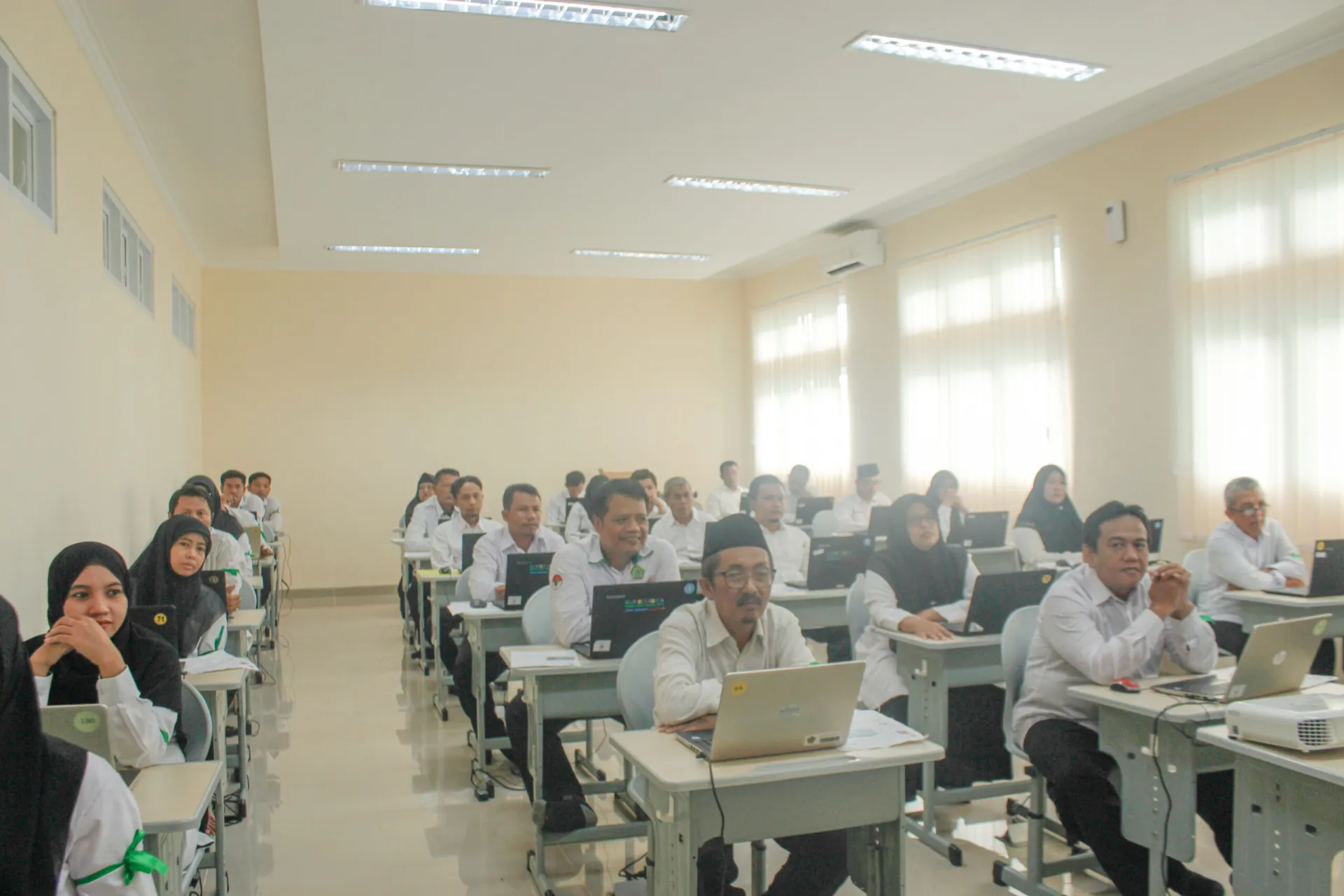 PPPK-Moderasi-Agama Seleksi PPPK Surabaya : 223 Peserta Ikuti Tes SKTT di MAN Kota Surabaya