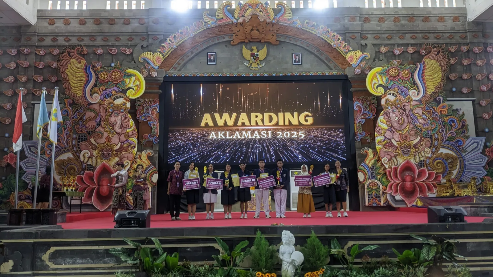 image-12 Prestasi Membanggakan, Queenita dan Atila Sabet Juara Harapan 2 di Ajang Lomba Esai